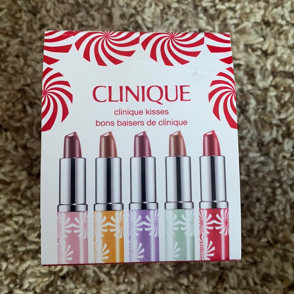 clinique kisses holiday lipstick set